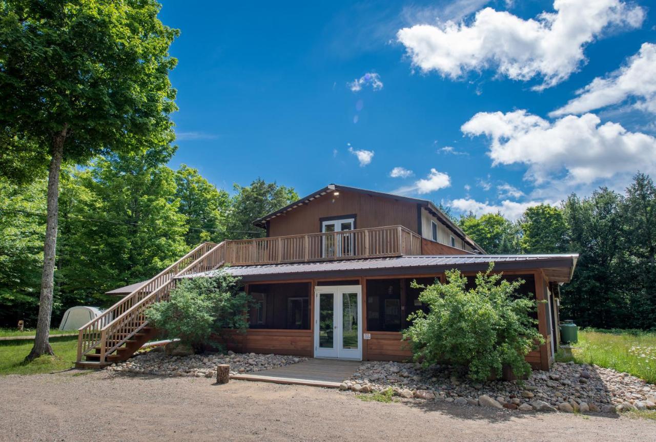 Algonquin Madawaska Lodge Cottage Glamping Cabins المظهر الخارجي الصورة