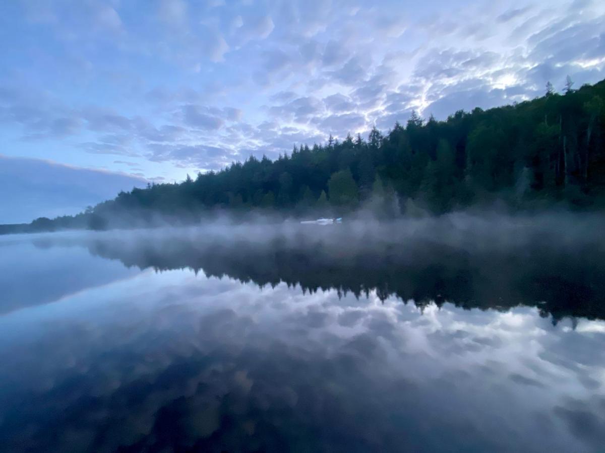 Algonquin Madawaska Lodge Cottage Glamping Cabins المظهر الخارجي الصورة