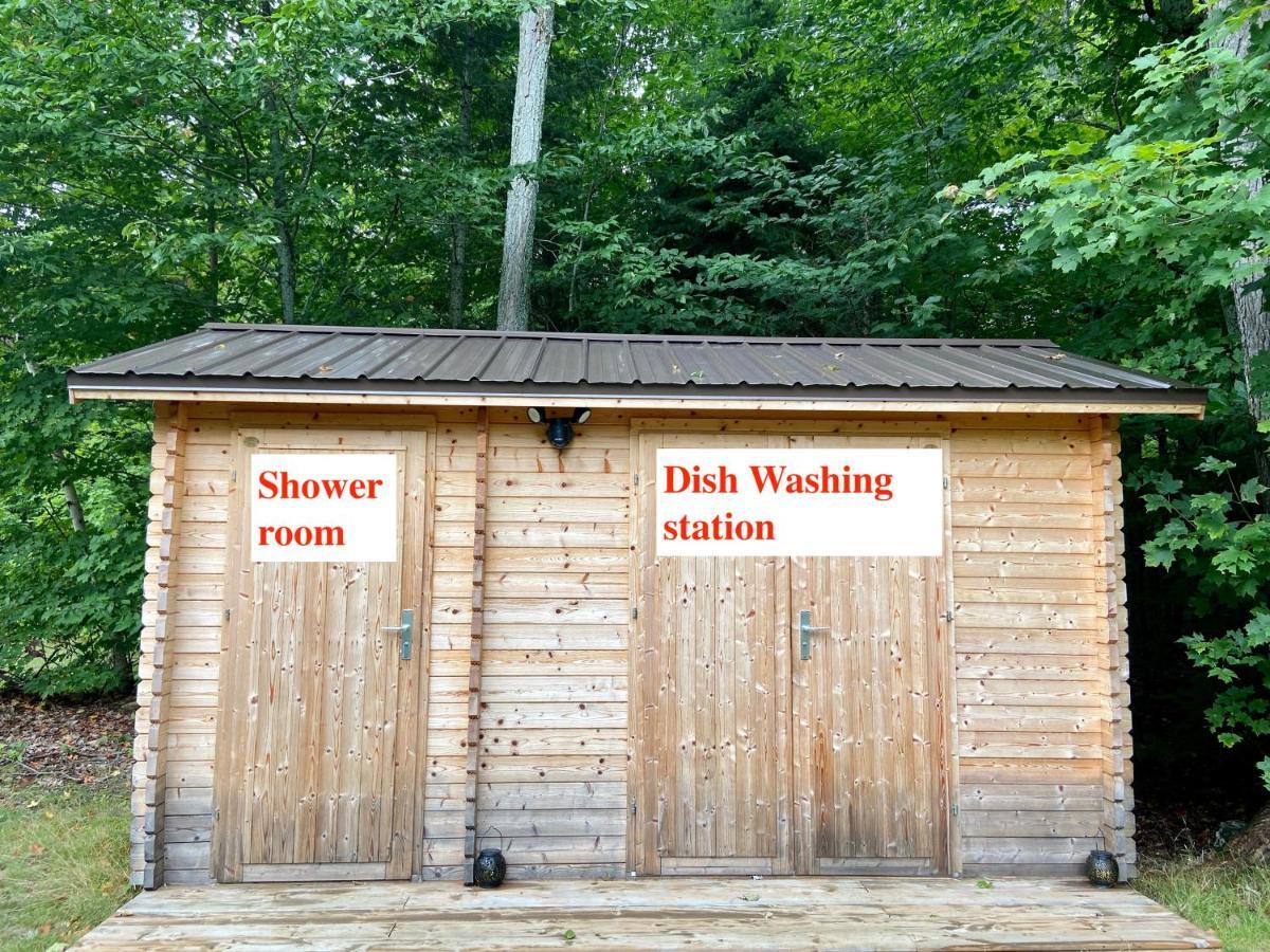 Algonquin Madawaska Lodge Cottage Glamping Cabins المظهر الخارجي الصورة